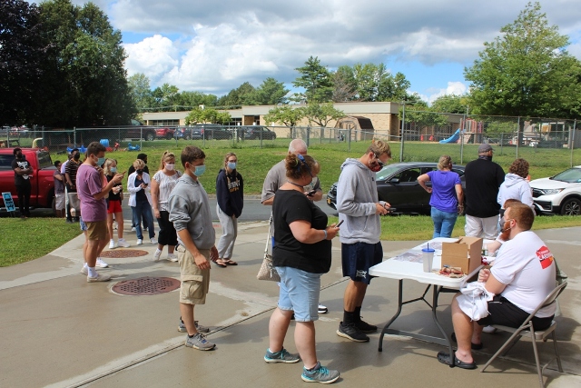 move in line