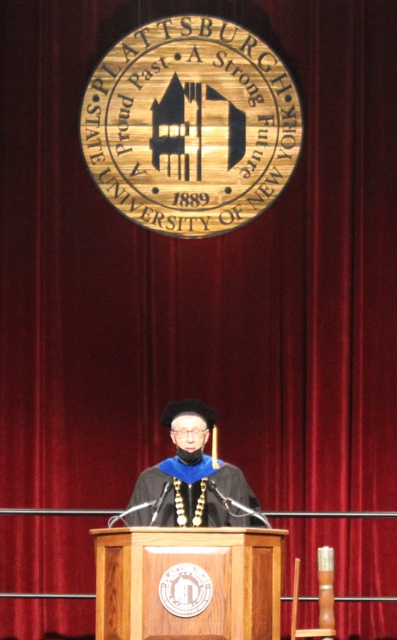 enyedi at podium