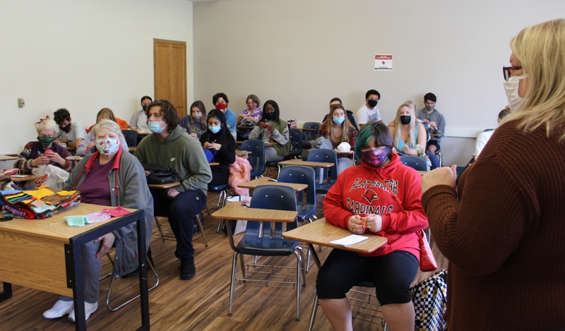 wanda haby teaching knitting class