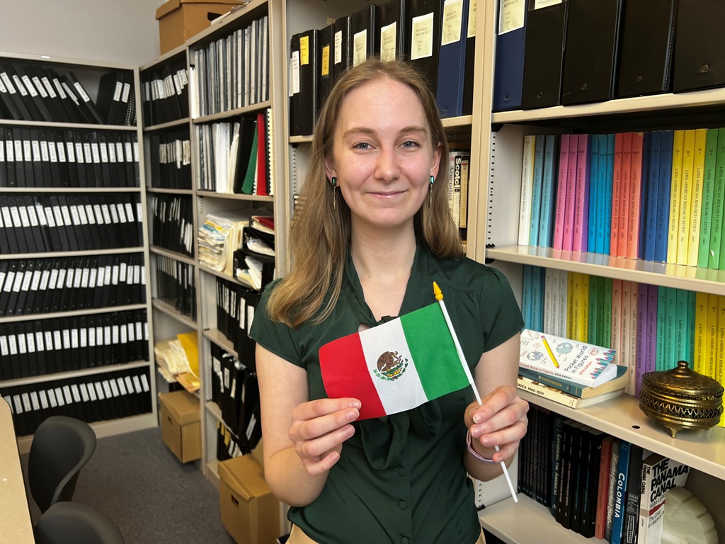 jessica skelly with mexican flag